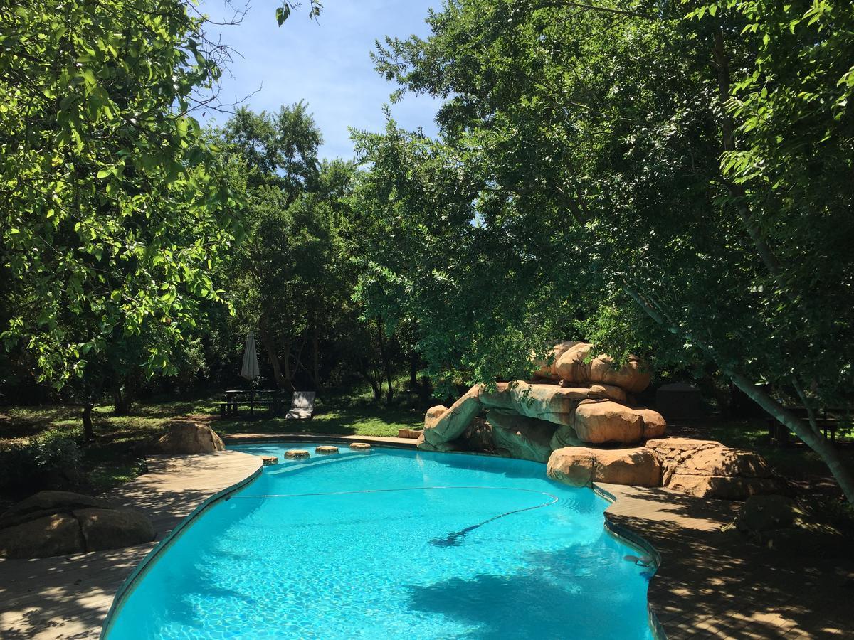 Iris Retreat & Island Day Spa Hartbeespoort Kültér fotó